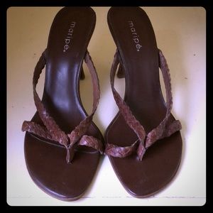 B͟͟r͟͟o͟͟w͟͟n͟͟ H͟͟e͟͟e͟͟l͟͟s͟͟